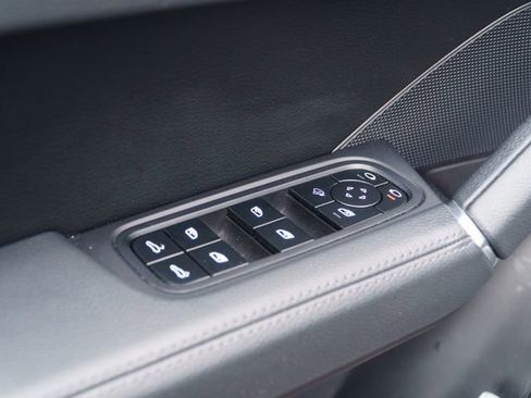 Certified 2023 Porsche Cayenne AWD/4WD image 16