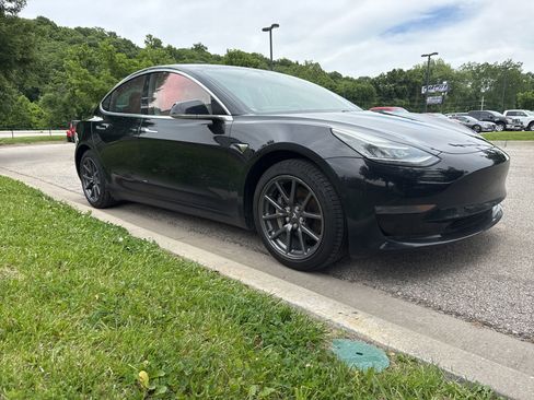 Used 2018 Tesla Model 3 Long Range RWD image 3