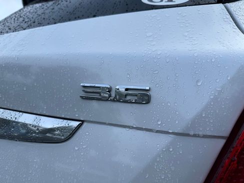 Used 2018 Cadillac XT5 Platinum w/ Driver Assist Package image 8