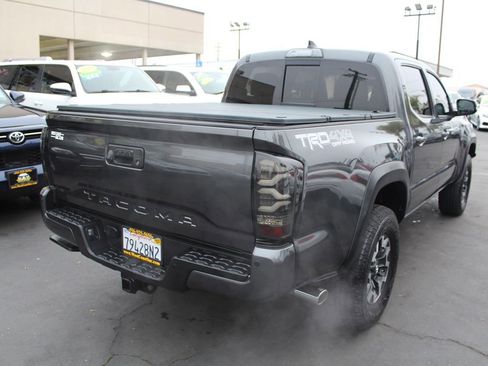Used 2018 Toyota Tacoma TRD Off-Road image 7
