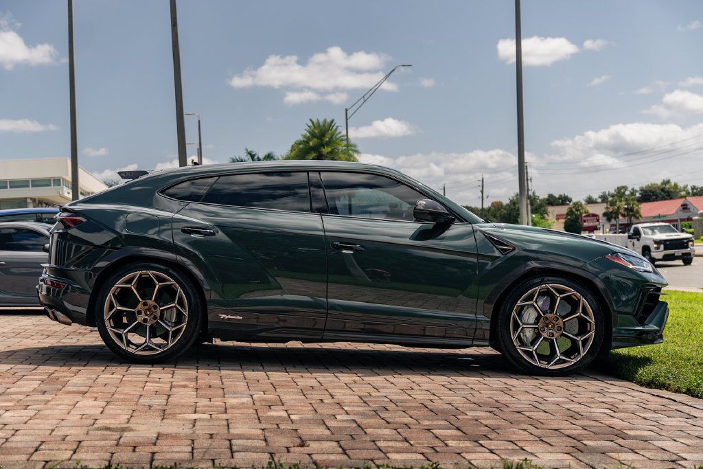 Used 2024 Lamborghini Urus Performante AWD/4WD image 6