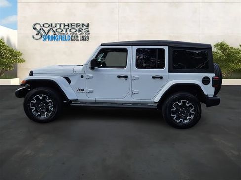 Used 2025 Jeep Wrangler Unlimited Sahara AWD/4WD image 2