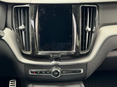 Used 2019 Volvo XC60 T8 R-Design AWD/4WD image 17