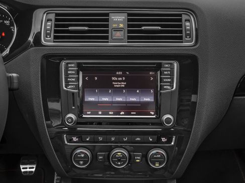 Used 2016 Volkswagen Jetta GLI SE FWD image 9