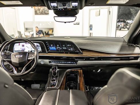 Used 2021 Cadillac Escalade ESV Premium Luxury w/ LPO, Floor Liner Package AWD/4WD image 41