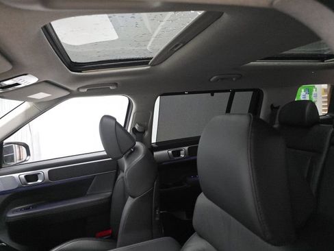 Used 2024 Hyundai Santa Fe Limited FWD image 7