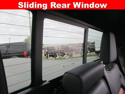 Used 2024 GMC Sierra 1500 AT4 w/ Technology Package image 28