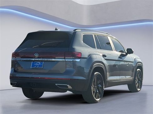 Used 2024 Volkswagen Atlas SE image 5