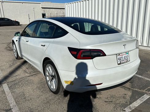 Used 2022 Tesla Model 3 RWD image 3