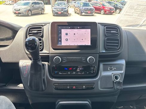 Used 2025 RAM ProMaster 2500 FWD image 25