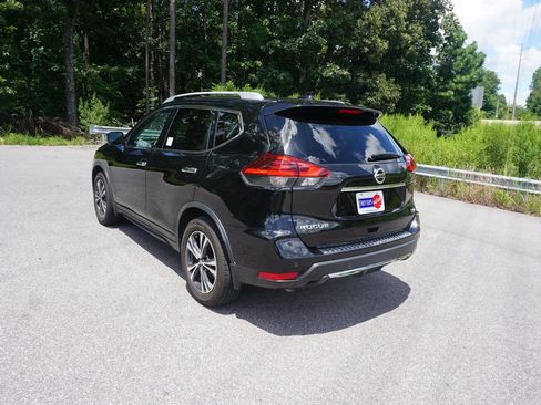 Used 2020 Nissan Rogue SV w/ Premium Package FWD image 19