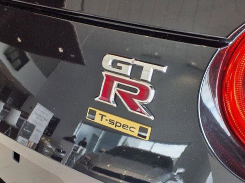 Certified 2024 Nissan GT-R w/ Floor Mat Package AWD/4WD image 9