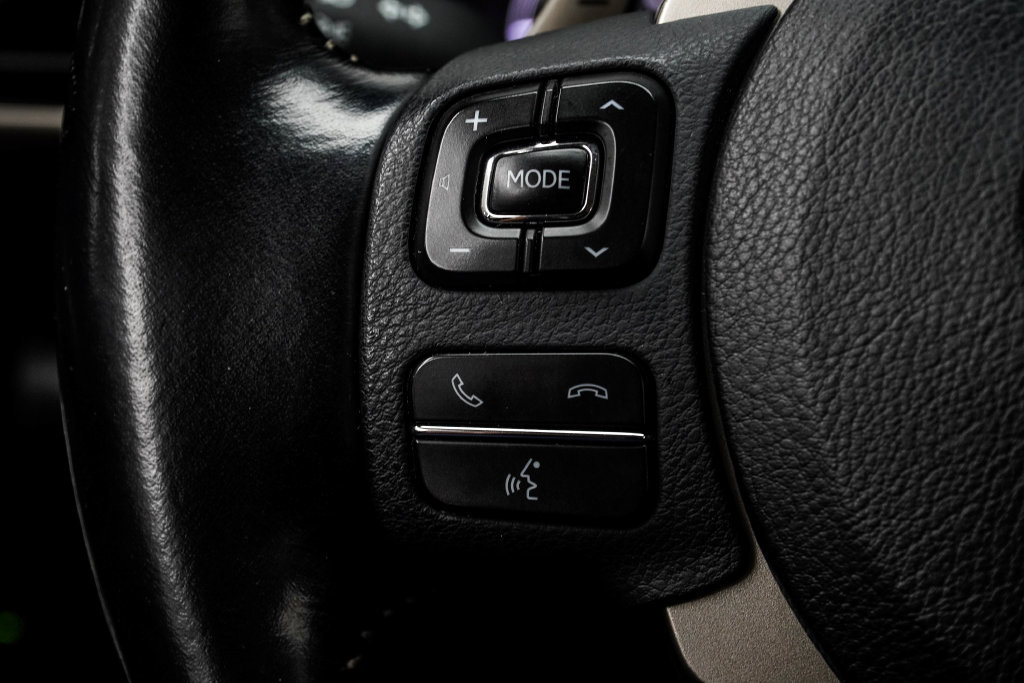 Used 2020 Lexus IS 300 AWD w/ Premium Package image 36