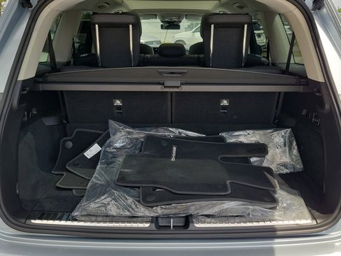 Certified 2026 Mercedes-Benz GLS 450 4MATIC image 9