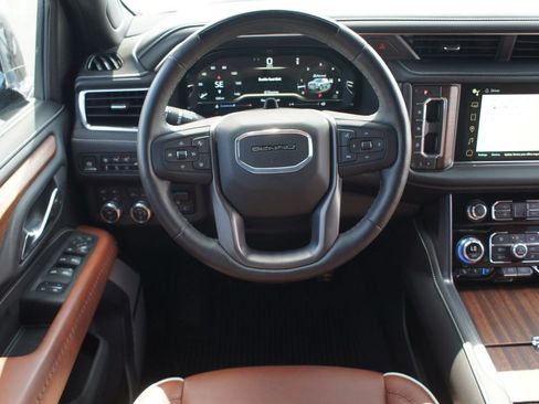 Used 2024 GMC Yukon Denali Ultimate AWD/4WD image 5