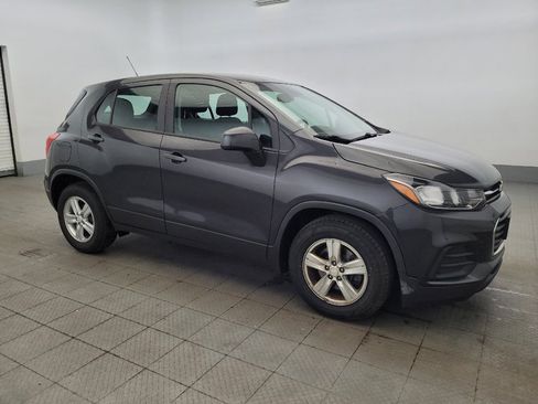 Used 2020 Chevrolet Trax LS FWD image 11