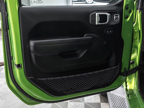 Used 2019 Jeep Wrangler Unlimited Sport AWD/4WD image 36