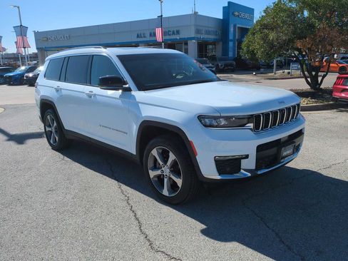 Used 2023 Jeep Grand Cherokee L Limited w/ Luxury Tech Group II image 2