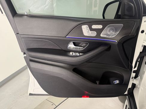 Used 2020 Mercedes-Benz GLS 450 4MATIC image 17