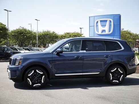 Used 2024 Kia Telluride EX w/ EX Captain's Chair Package AWD/4WD image 4