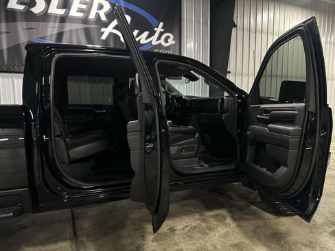 Used 2024 Chevrolet Silverado 2500 LTZ w/ LTZ Convenience Package image 18