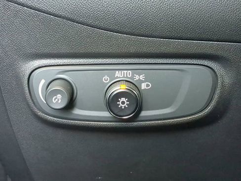Used 2023 Chevrolet Equinox LT FWD image 26