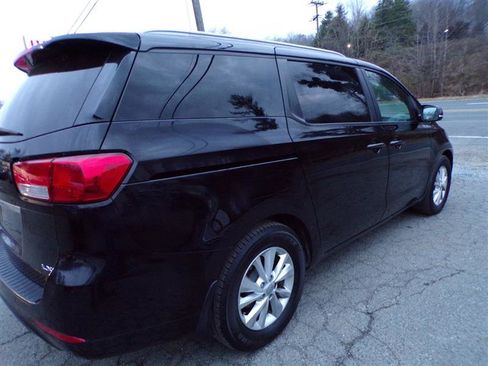 Used 2015 Kia Sedona LX image 10