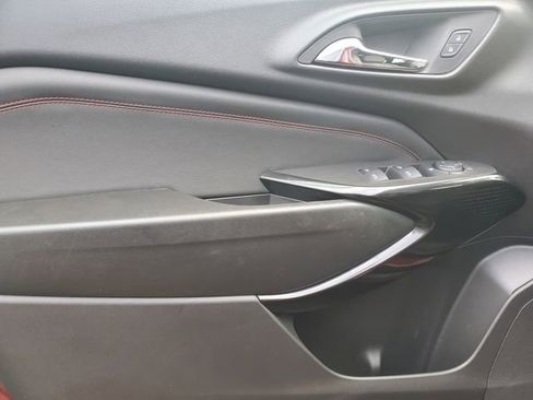 Certified 2024 Chevrolet Trax RS w/ Sunroof Package image 17