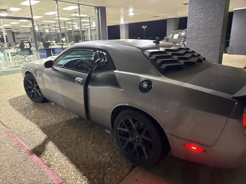 Used 2017 Dodge Challenger R/T w/ Quick Order Package 28P T/A RWD image 3