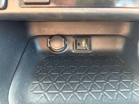Used 2019 Toyota RAV4 XLE w/ Convenience Package AWD/4WD image 18