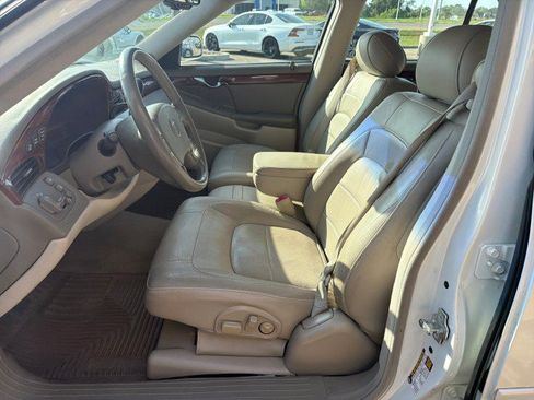 Used 2005 Cadillac De Ville w/ Equipment Group FWD image 11