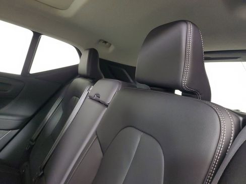 Certified 2025 Volvo XC40 B5 Plus image 14