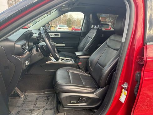 Used 2020 Ford Explorer Limited w/ Class III Trailer Tow Package image 13