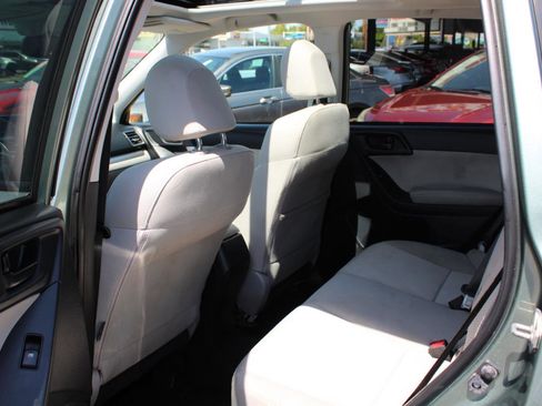 Used 2016 Subaru Forester 2.5i Premium AWD/4WD image 14
