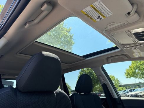 Used 2020 Subaru Forester Premium AWD/4WD image 31