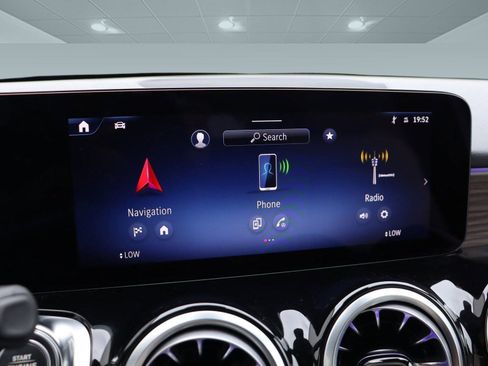 New 2025 Mercedes-Benz GLB 250 image 41