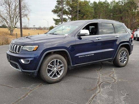 Used 2017 Jeep Grand Cherokee Limited w/ Luxury Group II image 3
