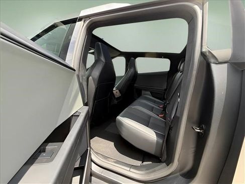 Used 2024 Tesla Cybertruck AWD Crew Cab image 11