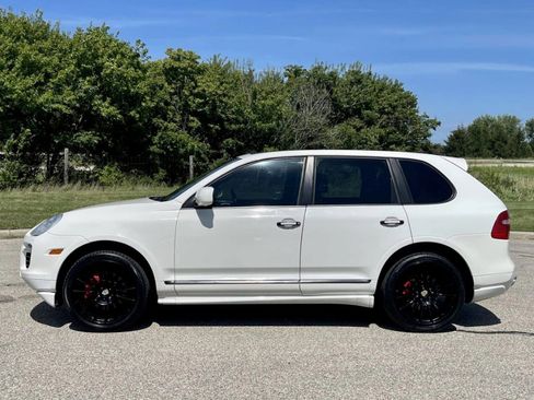 Used 2009 Porsche Cayenne GTS image 3