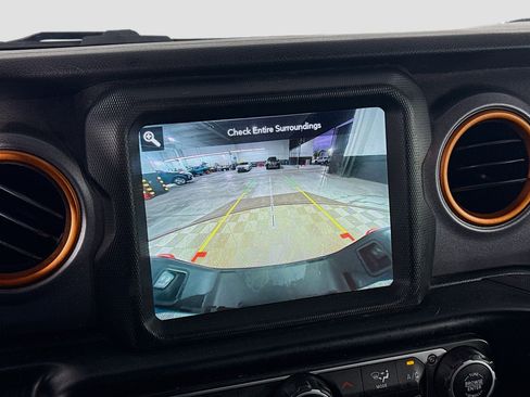 Used 2023 Jeep Gladiator Mojave w/ Cold Weather Group image 19