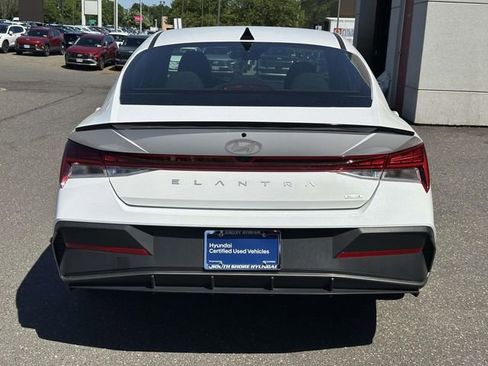 Used 2025 Hyundai Elantra SEL w/ Cargo Package FWD image 5