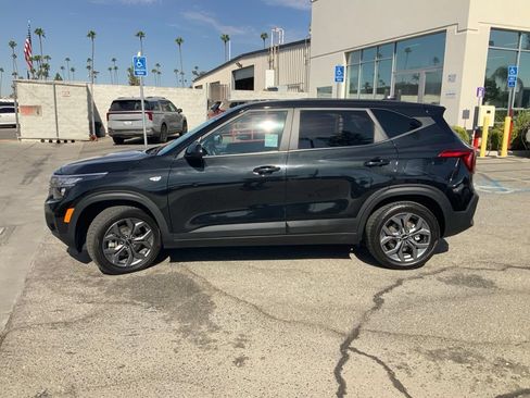 Used 2024 Kia Seltos LX AWD/4WD image 4