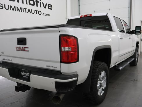 Used 2019 GMC Sierra 3500 Denali w/ Duramax Plus Package AWD/4WD image 4