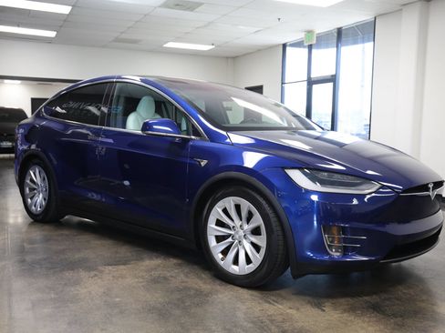 Used 2020 Tesla Model X AWD/4WD image 7