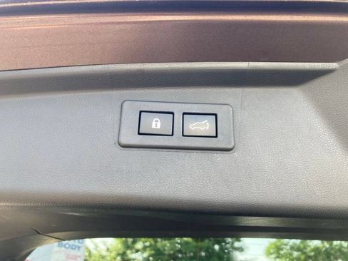 Used 2022 Subaru Outback Touring AWD/4WD image 20