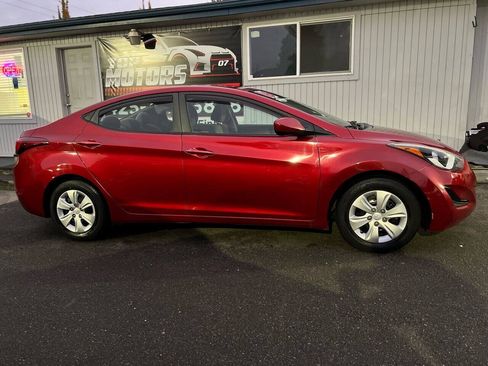Used 2016 Hyundai Elantra SE FWD image 4