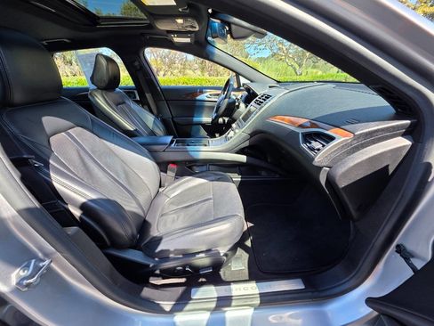 Used 2020 Lincoln MKZ Reserve image 9