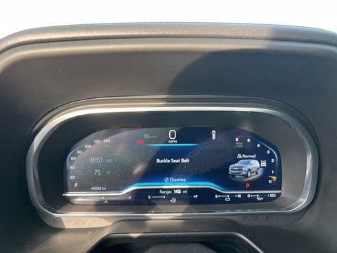 Used 2023 Chevrolet Suburban Z71 w/ Luxury Package image 22