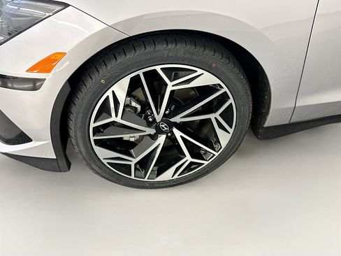 Used 2024 Hyundai Ioniq 6 SEL AWD/4WD image 11