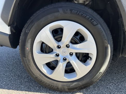 Certified 2024 Toyota RAV4 LE image 29